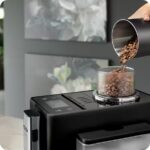 ⁦ماكينة تحضير قهوة متعددة ديلونجي Rivelia، 1450 وات، اسود - EXAM 440.55.B⁩ - الصورة ⁦2⁩