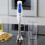 ⁦خلاط يدوي براون Minipimer MultiQuick 3، سعة 350 مل، 700 وات، ابيض - MQ3020WH Pesto⁩ - الصورة ⁦5⁩