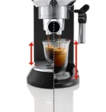 ⁦ماكينة قهوه اسبريسو يدوية ديلونجي Dedica Style ،بقوة 1300 وات، 15 بار، اسود - EC685.BK⁩ - الصورة ⁦3⁩